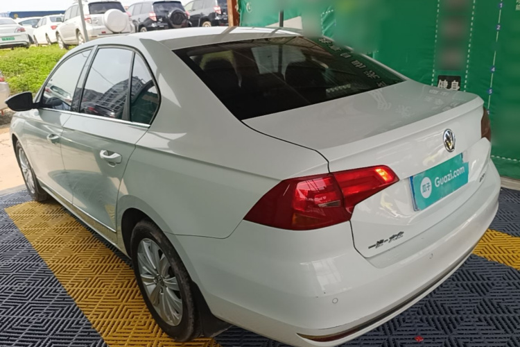 Volkswagen Bora 2016 car image #5