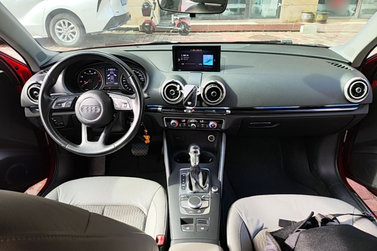 Audi A3 2018 car image #10