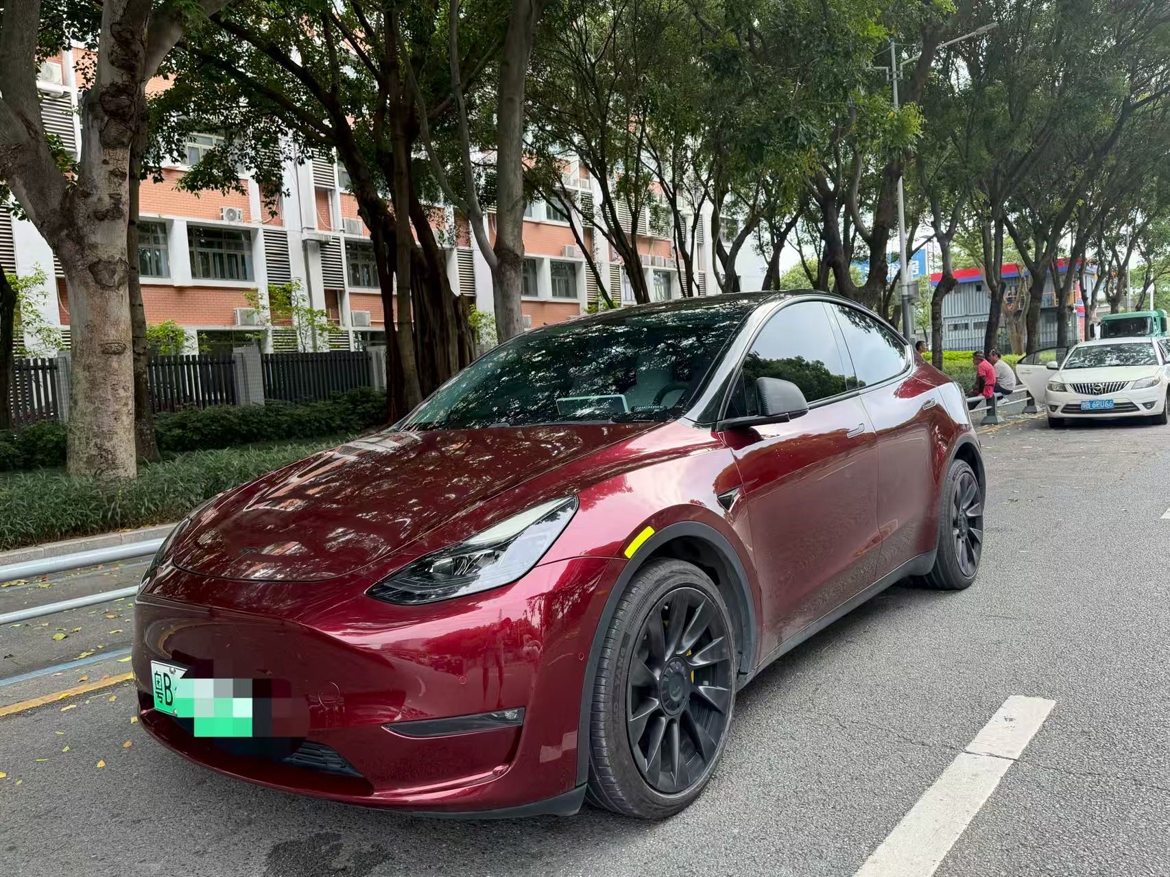 Tesla Model Y 2021 immagine di auto #2