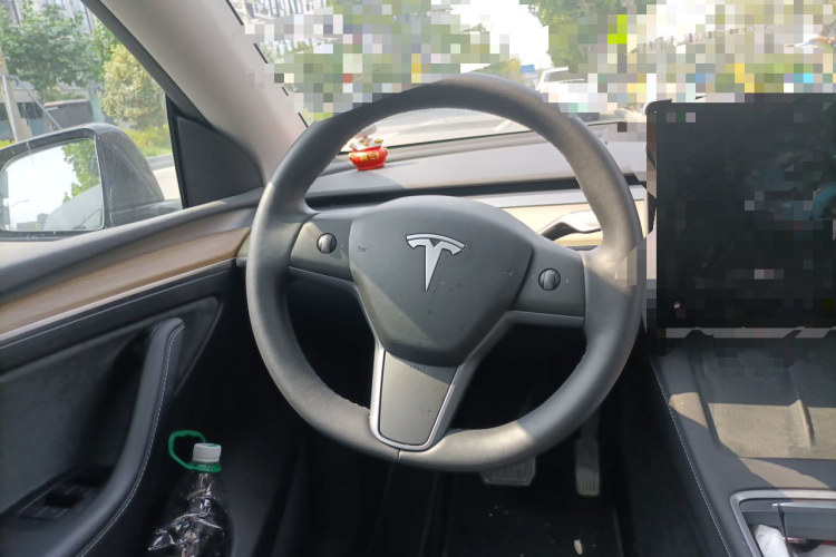 Tesla Model Y 2023 #11 Tesla Model Y 2023 car image #11