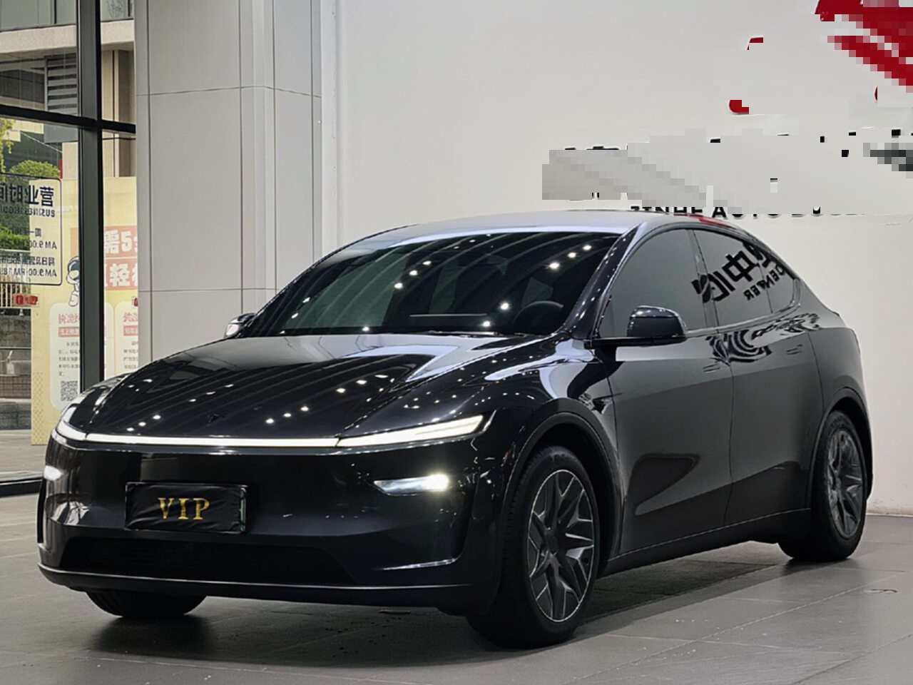 Tesla Model Y L 2025 car image #2