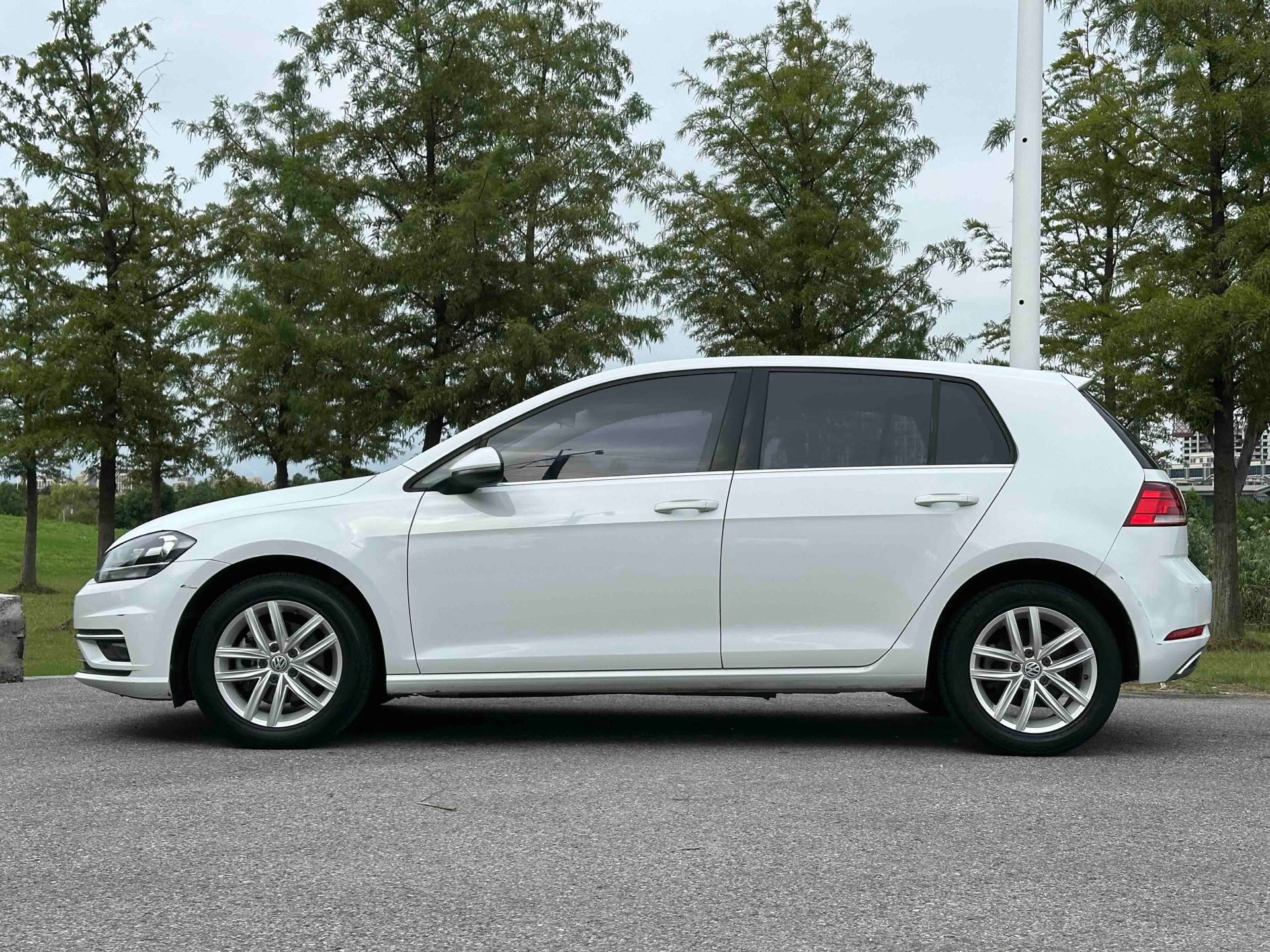 2019 image de voiture #3