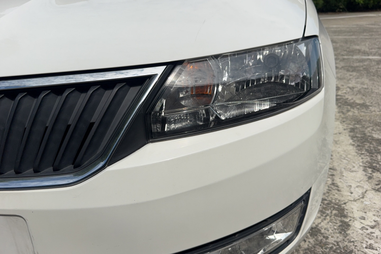 Skoda Rapid 2017 #23 Skoda Rapid 2017 car image #23