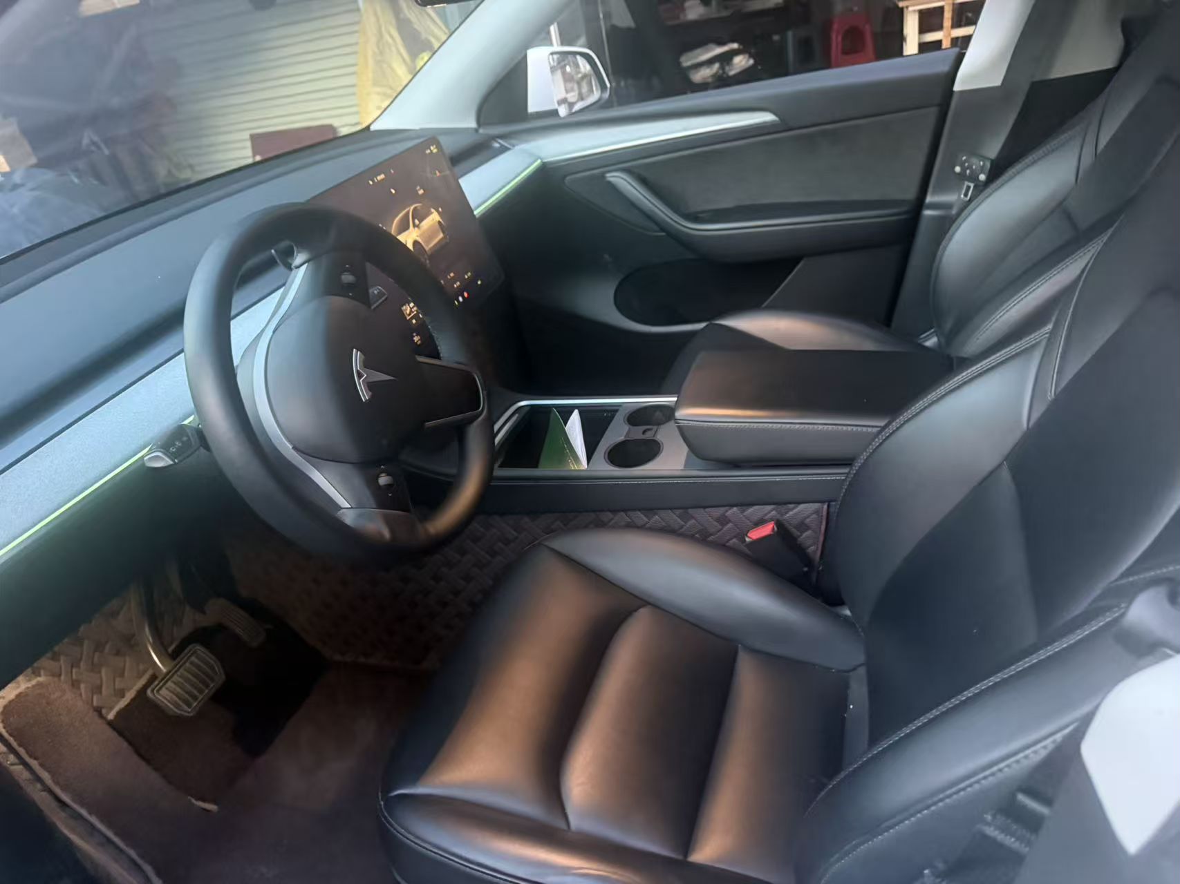 Tesla Model Y 2024 car image #4