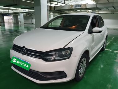 Volkswagen Polo 2015 car image 