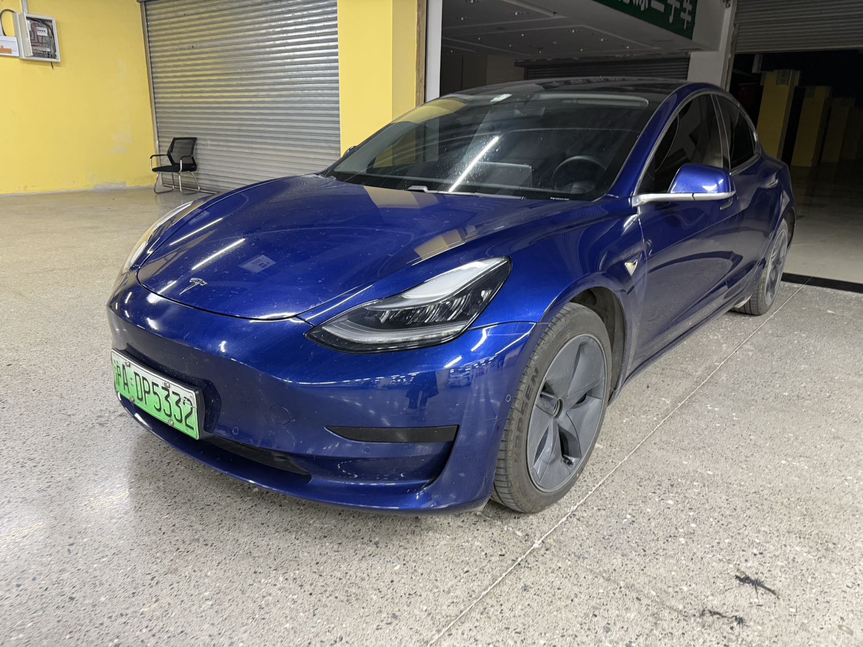 Tesla Model 3 2021 car image 