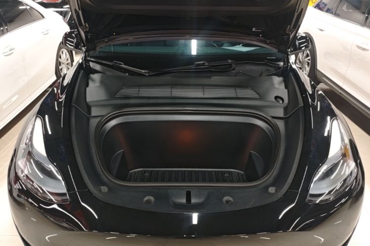 Tesla Model Y 2023 car image #20
