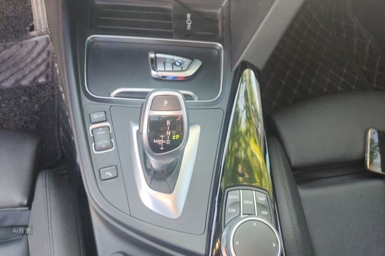 BMW 3 Series 2018 #16 BMW 3 Series 2018 car image #16