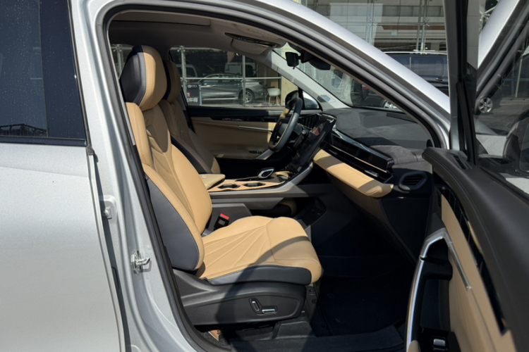 GEELY Boyue L 2023 car image #22