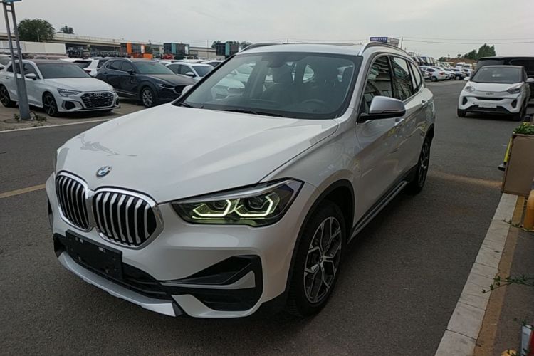 BMW X1 2022 car image #2