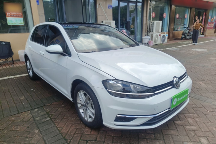 Volkswagen Golf 2018 car image #4