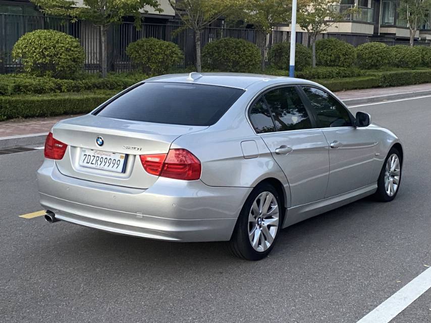 BMW 3 Series 2012 car image #6