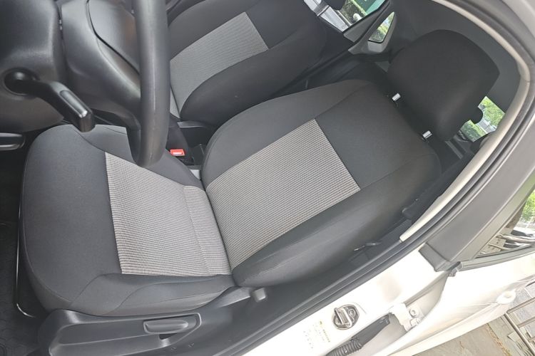 Volkswagen Polo 2017 car image #19