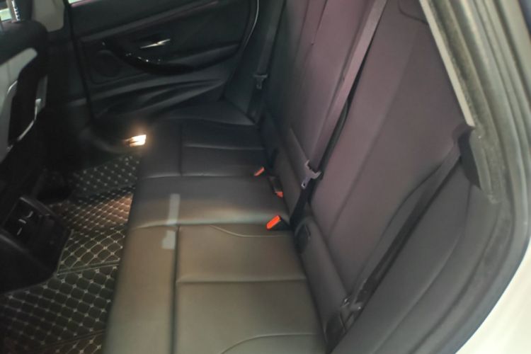 BMW 3 Series GT 2019 immagine di auto #17