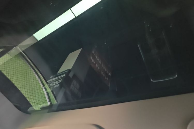 Tesla Model Y 2024 car image #18