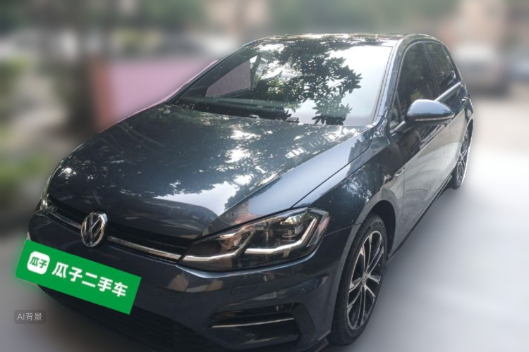 Volkswagen Golf 2018 car image #2