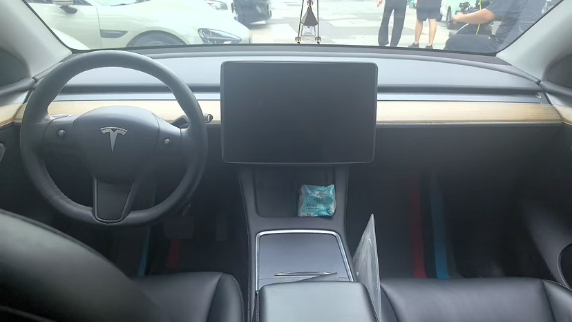 Tesla Model Y 2022 car image #6