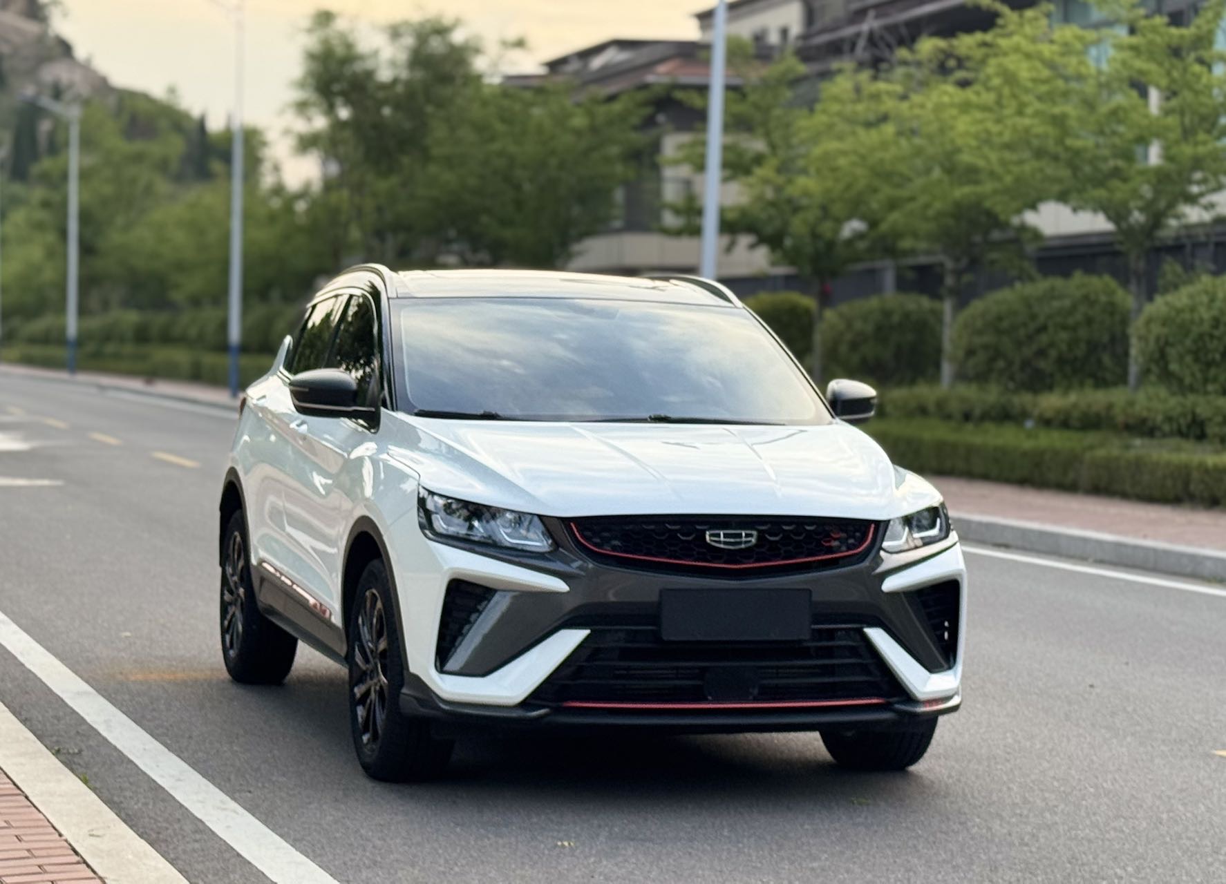 GEELY Coolray 2023 car image #2