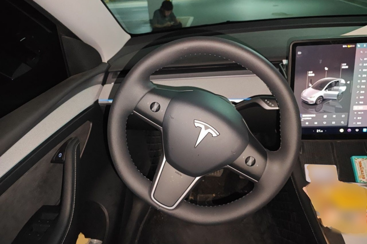 Tesla Model Y 2024 #11 Tesla Model Y 2024 immagine di auto #11
