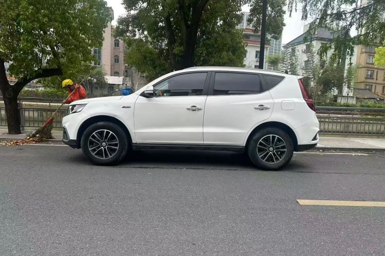 GEELY Vision X6 2019 imagen de coche #8