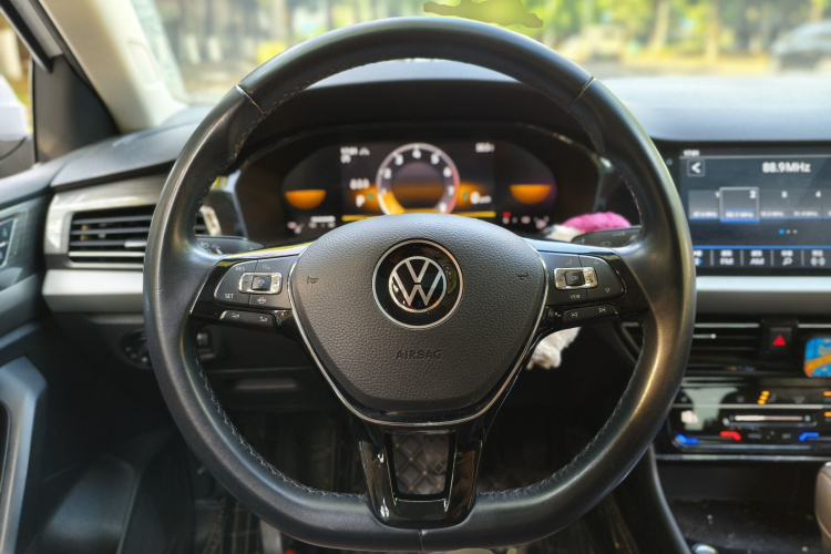 Volkswagen Lavida 2022 car image #11
