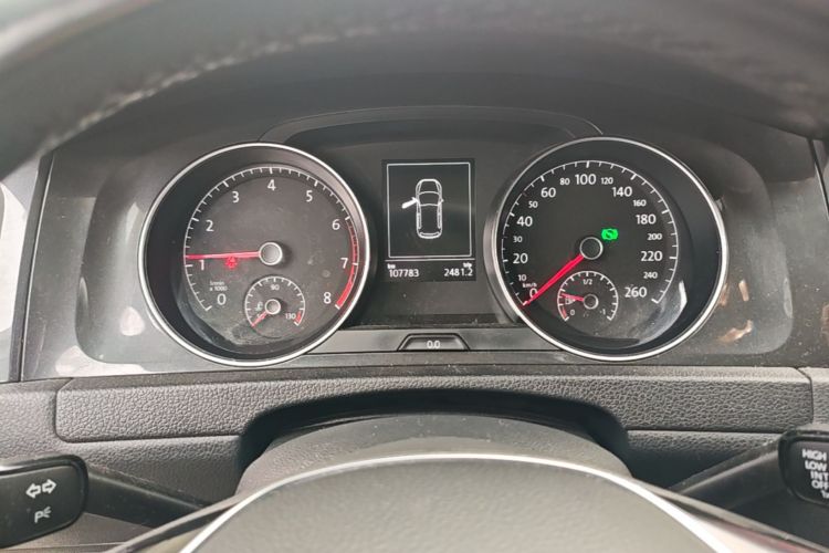 Volkswagen Golf 2020 car image #12