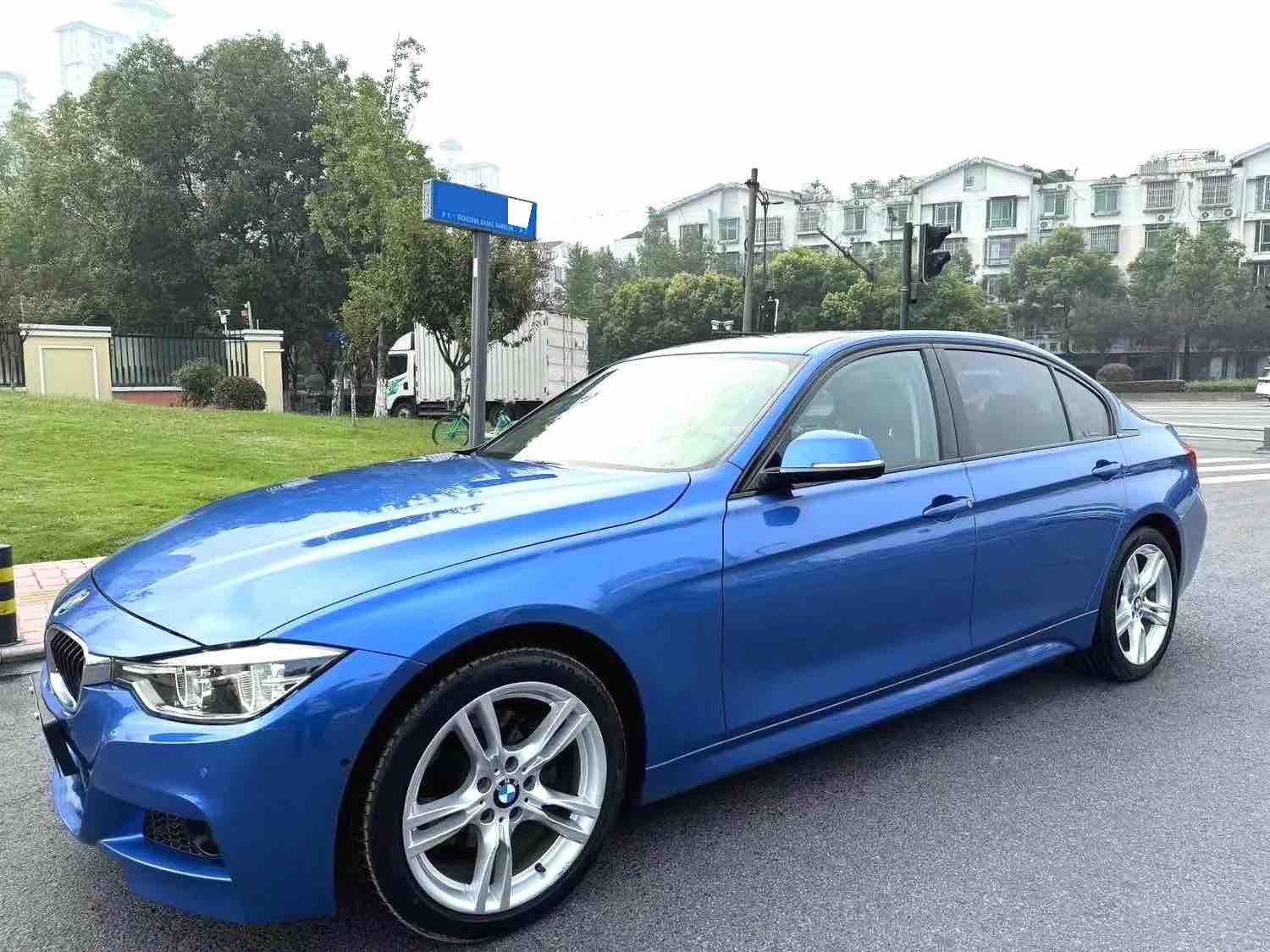 BMW 3 Series 2019 car image 