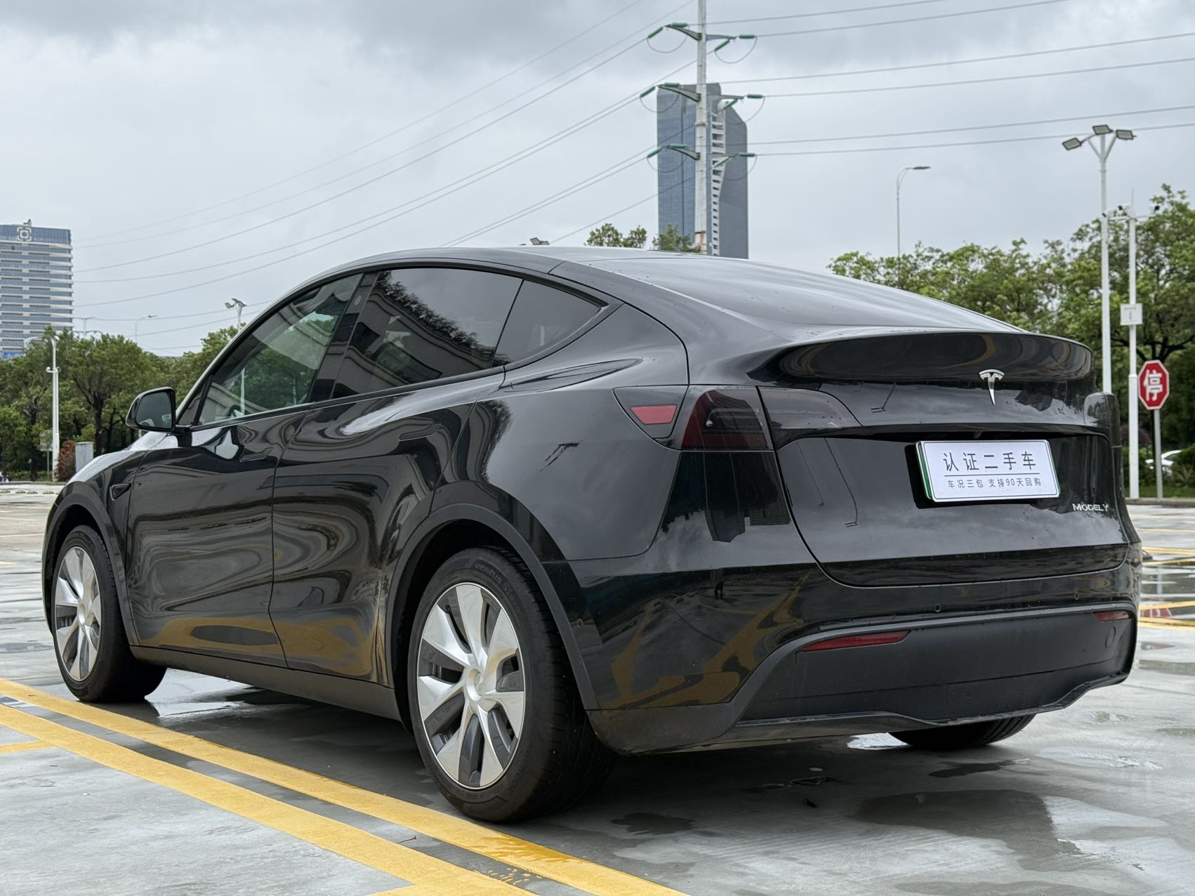 Tesla Model Y 2022 #10 Tesla Model Y 2022 immagine di auto #10