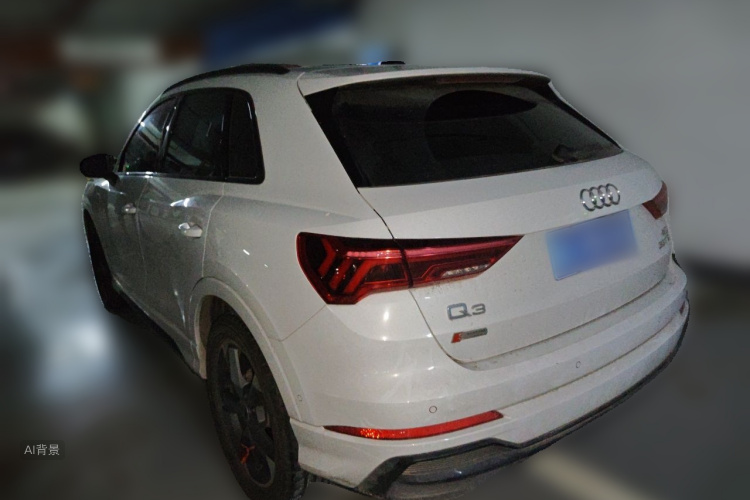 Audi Q3 2022 car image #5