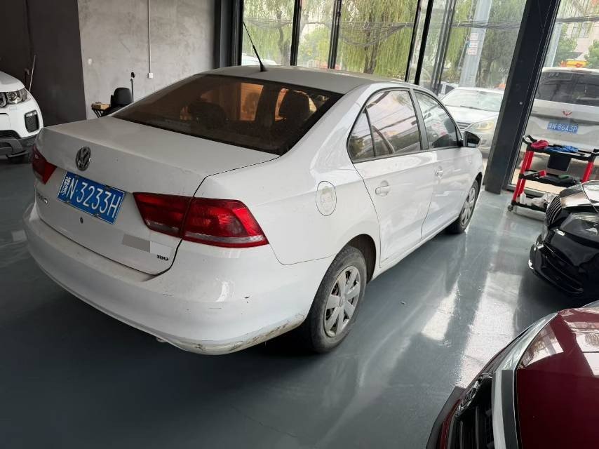 Volkswagen Santana 2017 car image #3