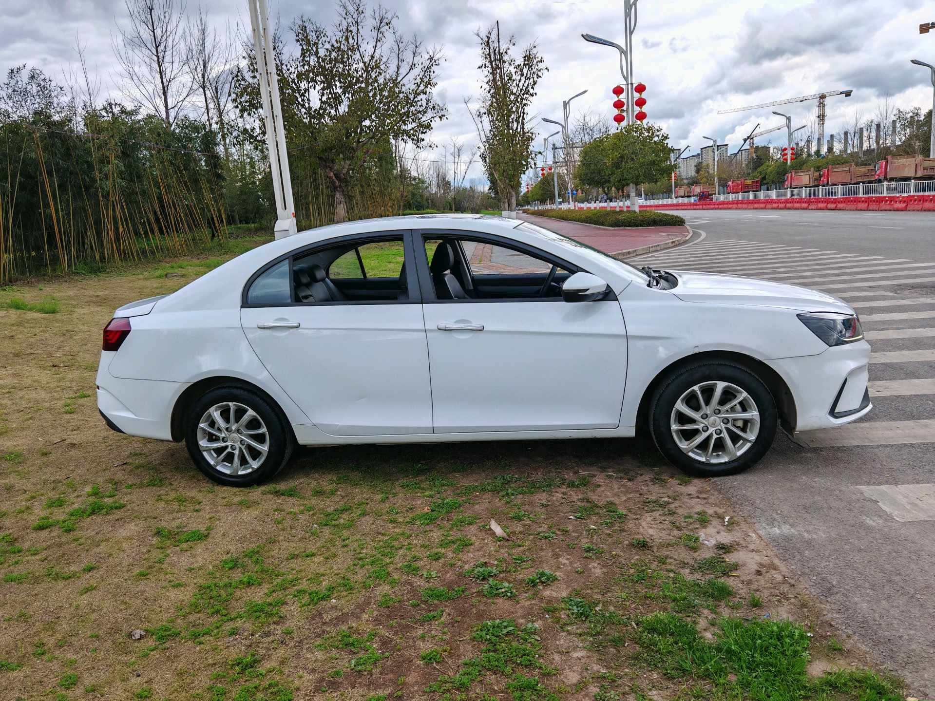 GEELY Emgrand 2021 صورة سيارة #4