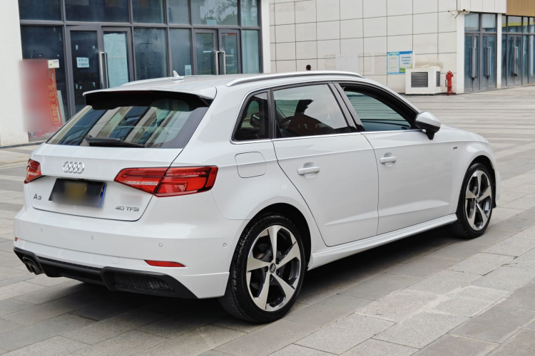 Audi A3 2017 car image #11