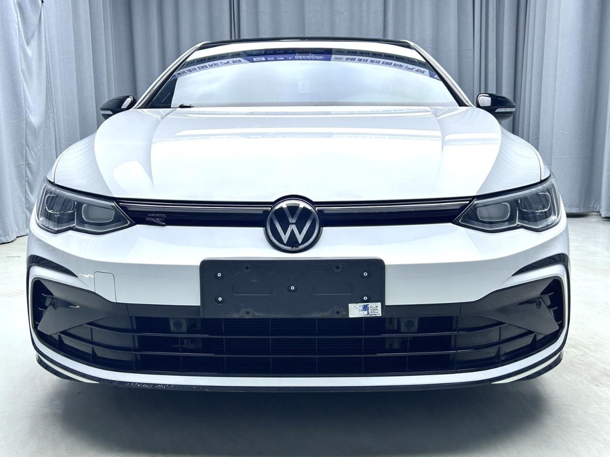 Volkswagen Golf 2022 car image #2
