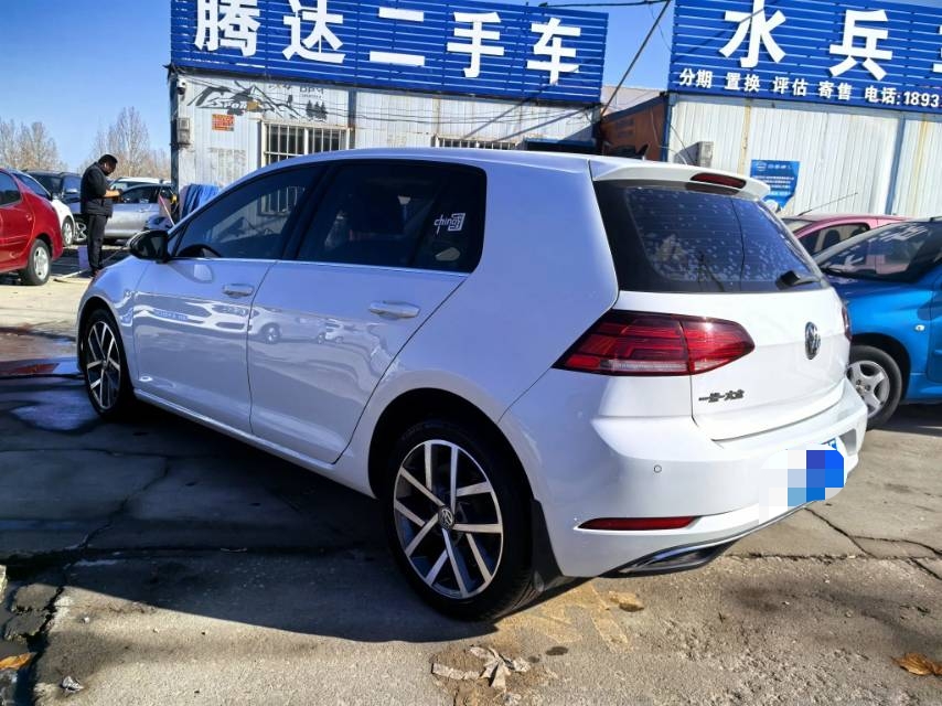 Volkswagen Golf 2020 car image #4