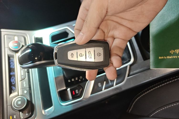 GEELY Emgrand 2019 #9 GEELY Emgrand 2019 car image #9
