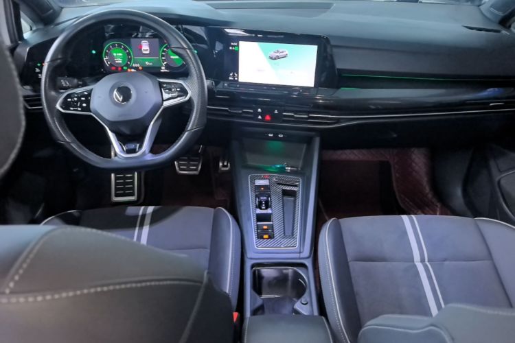 Volkswagen Golf 2022 car image #11