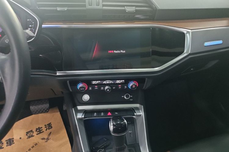 Audi Q3 2019 #13 Audi Q3 2019 car image #13