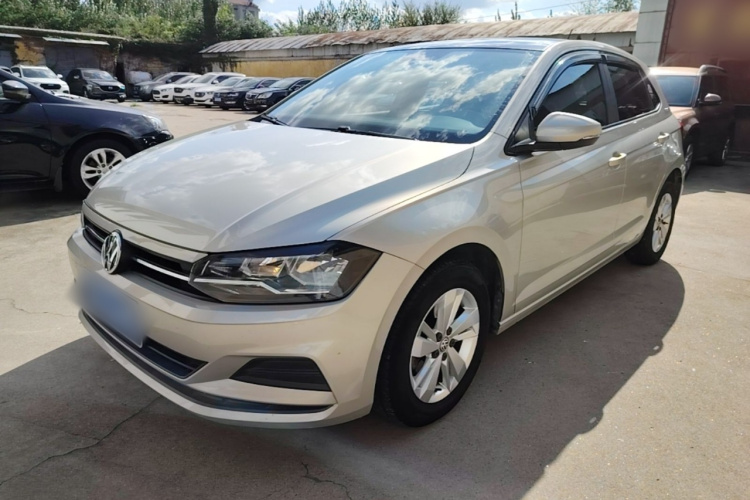 Volkswagen Polo 2020 car image #2