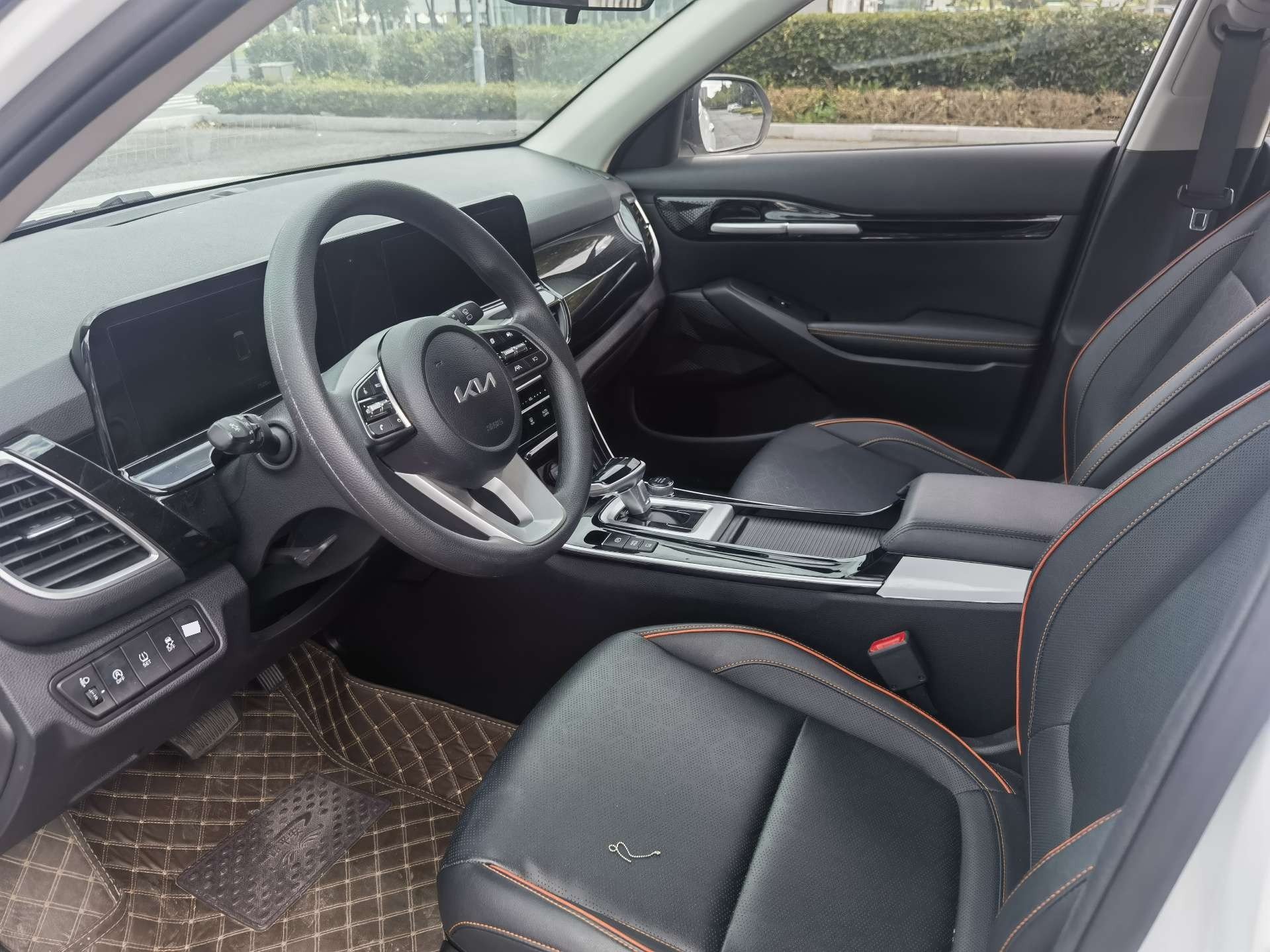 Kia Seltos 2024 car image #8