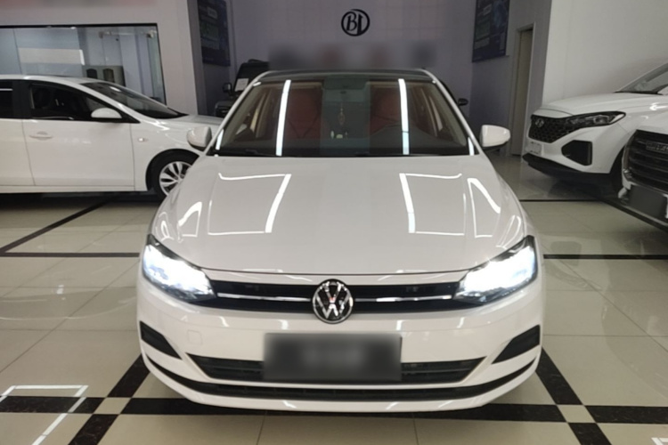 Volkswagen Polo 2021 car image #3