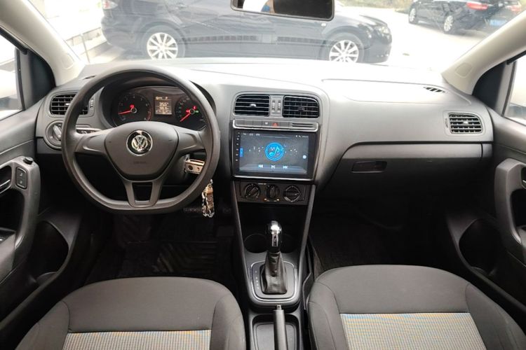 Volkswagen Polo 2017 car image #10