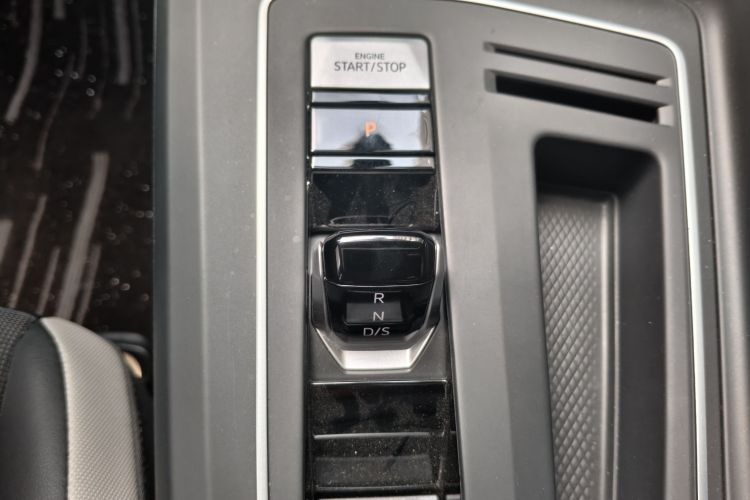 Volkswagen Golf 2022 car image #18