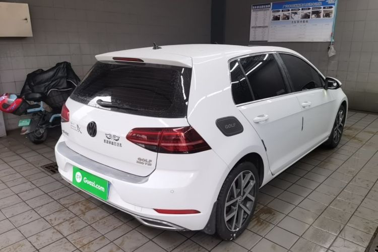 Volkswagen Golf 2019 car image #7