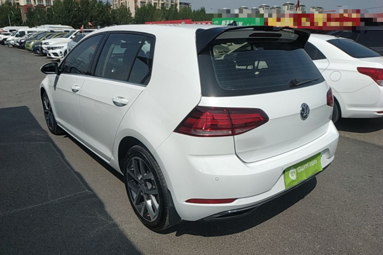 Volkswagen Golf 2020 car image #5
