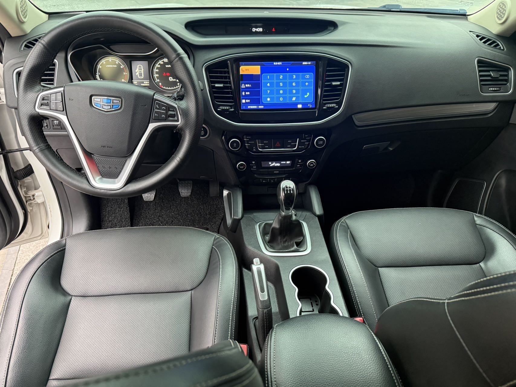 GEELY Vision X6 2017 immagine di auto #5