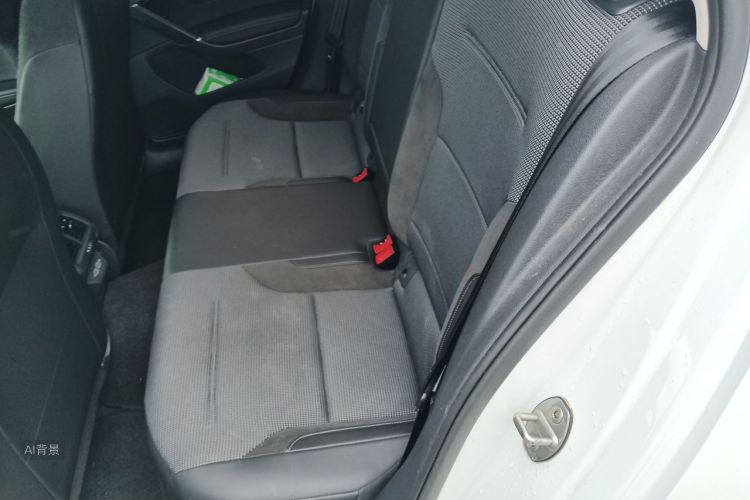 Volkswagen Golf 2020 car image #19