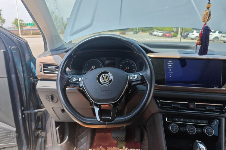 Volkswagen Tharu 2020 car image #12