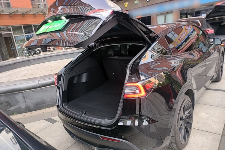 Tesla Model Y 2023 #19 Tesla Model Y 2023 car image #19
