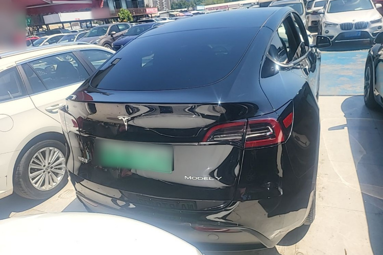 Tesla Model Y 2024 #6 Tesla Model Y 2024 immagine di auto #6