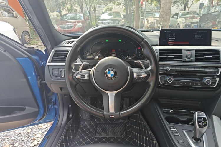 BMW 3 Series 2019 صورة سيارة #11